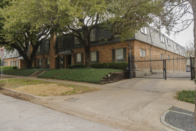 4040 Travis St in Dallas, TX - Building Photo - Building Photo