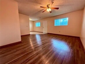202 NW J St in Bentonville, AR - Building Photo - Building Photo