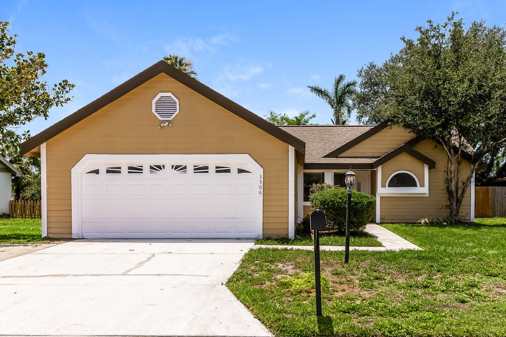 3506 65th Ave Cir E in Sarasota, FL - Building Photo