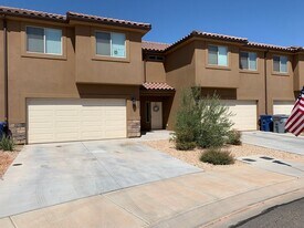 2525 Bella Vista Dr in Santa Clara, UT - Building Photo