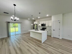 8114 N Maltese Dr in Citrus Springs, FL - Building Photo - Building Photo