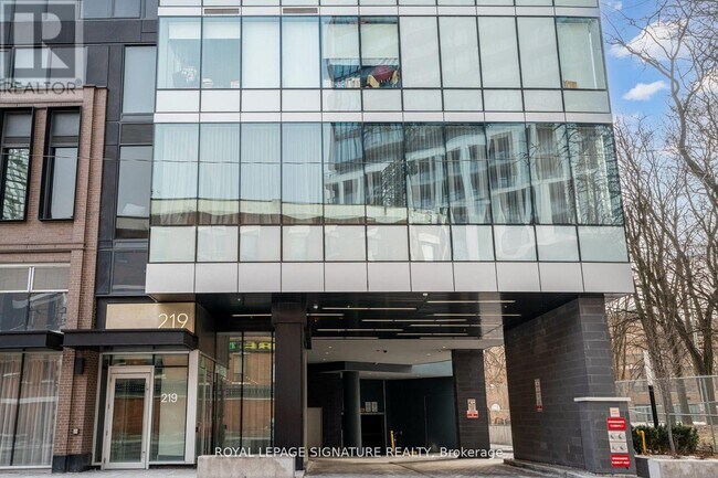 219 Dundas St E in Toronto, ON - Building Photo - Building Photo
