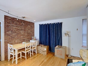 111 Gainsborough St, Unit 205 in Boston, MA - Building Photo - Building Photo