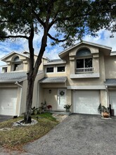 2073 Discovery Cir E in Deerfield Beach, FL - Building Photo - Building Photo