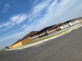 1100 W La Pointe Ave, Unit 3 in Alton, TX - Building Photo