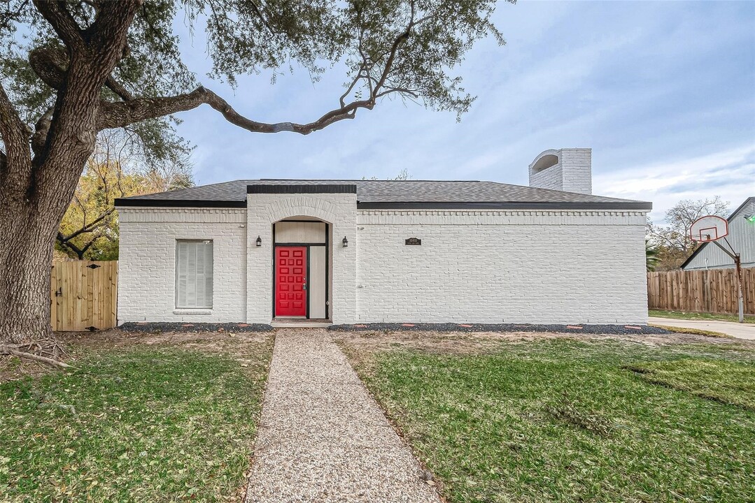 10811 Villa Lea Ln in Houston, TX - Building Photo