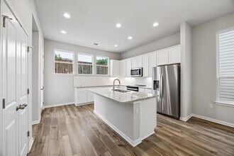 320 Creek Rd in Dripping Springs, TX - Building Photo - Building Photo