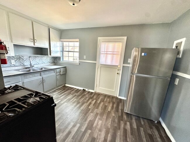 212 S Fillmore St in San Angelo, TX - Foto de edificio - Building Photo