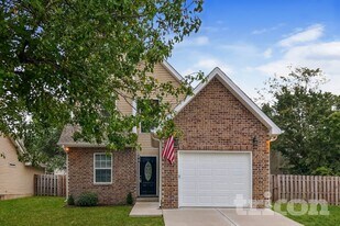 2013 Mansker Dr, Unit 317 in Goodlettsville, TN - Building Photo
