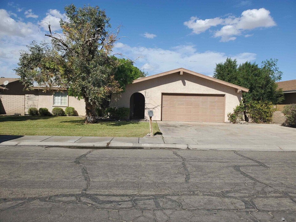1732 E San Marcos Dr in Yuma, AZ - Building Photo