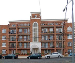 6907 43rd Ave in Flushing, NY - Building Photo - Building Photo