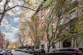327 W 83rd St in New York, NY - Building Photo - Building Photo