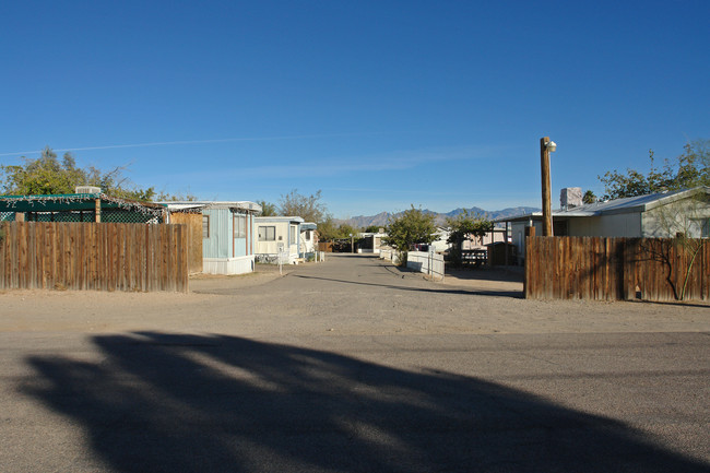 3337 E Holladay St in Tucson, AZ - Foto de edificio - Building Photo