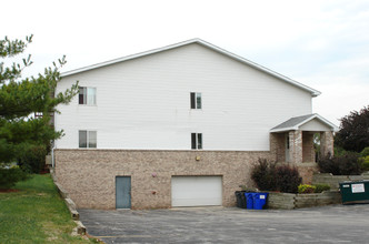 8150 W Forest Home Ave in Greenfield, WI - Building Photo - Building Photo