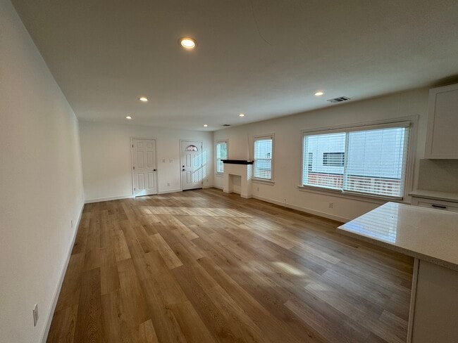 1215 N Vista St, Unit 1215 in West Hollywood, CA - Building Photo - Building Photo