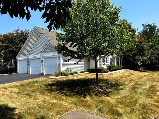 property at 2811 Rutland Cir