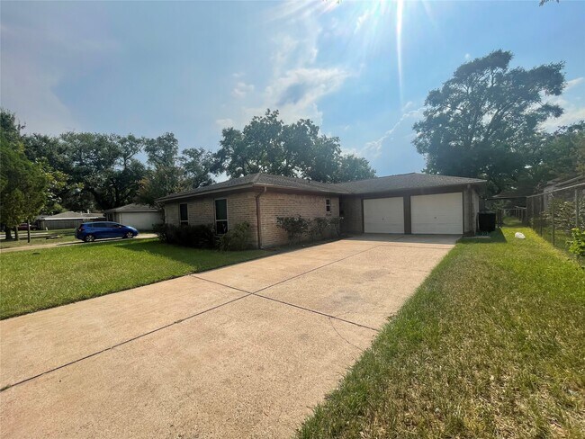 9007 Bunny Run Dr in Houston, TX - Building Photo - Building Photo