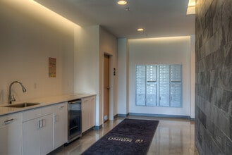 Blackstone Union in Omaha, NE - Foto de edificio - Building Photo