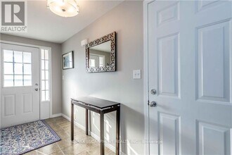 136 Donnenwerth Dr in Kitchener, ON - Building Photo - Building Photo