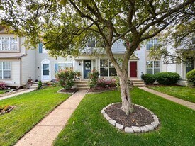 347 Bridle Crest Square NE in Leesburg, VA - Building Photo