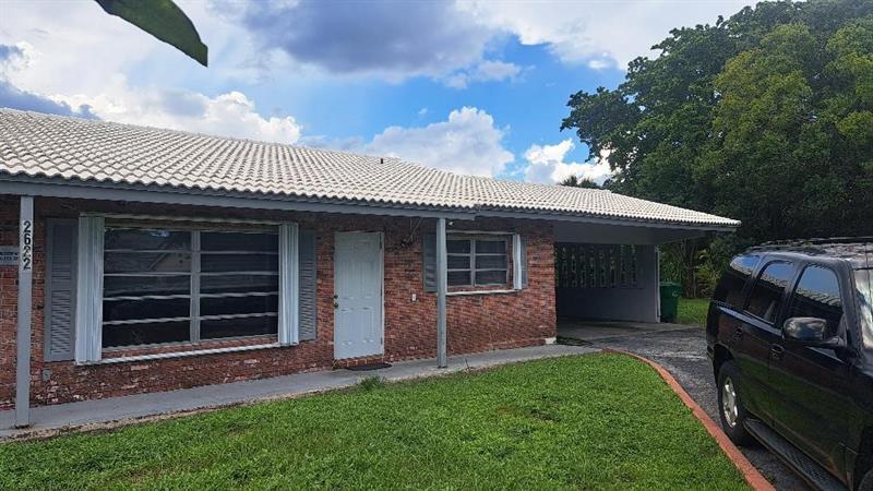 2622 NW 82nd Terrace in Coral Springs, FL - Foto de edificio