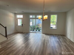 10106 Donatello Dr in Princeton, NJ - Foto de edificio - Building Photo