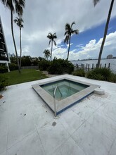 3350 N Key Dr in North Fort Myers, FL - Foto de edificio - Building Photo