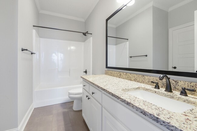 property at 2619 Cresthaven Ave