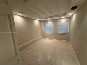 2140 NE 183rd St in North Miami Beach, FL - Building Photo - Building Photo