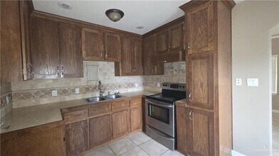 6 S 17th St in McAllen, TX - Building Photo - Building Photo