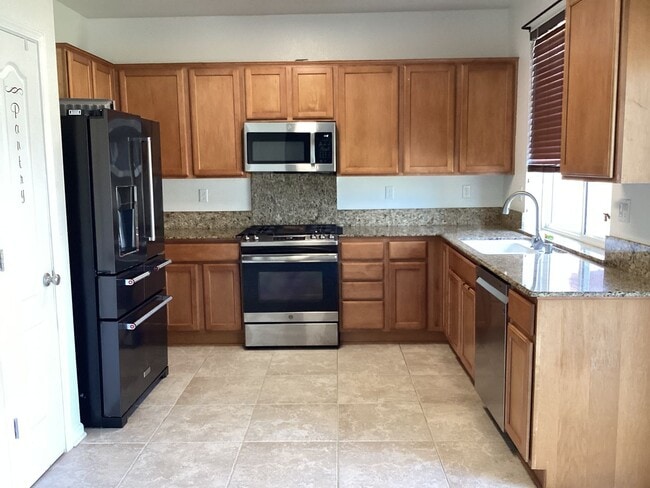 2045 Stone Wood Loop in Marysville, CA - Building Photo - Building Photo