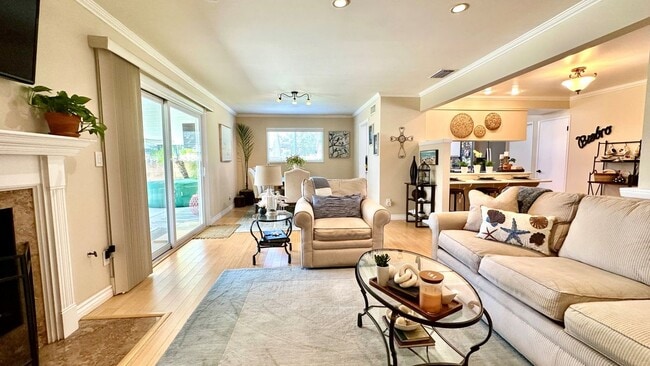 11624 Paso Robles Ave in Los Angeles, CA - Building Photo - Building Photo