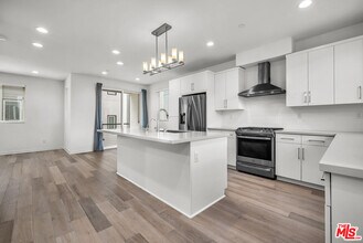 5605 E Alloway Ct in Los Angeles, CA - Building Photo - Building Photo