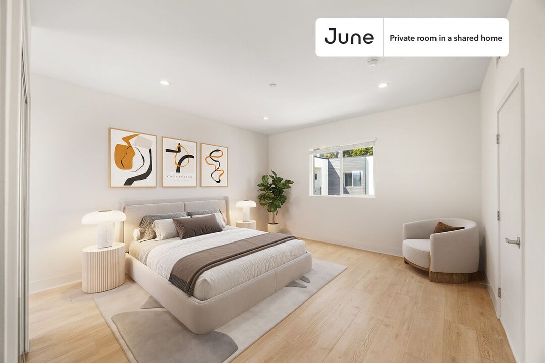 Private bedroom in 4 bed/4 bath Home in Los Angeles, CA - Building Photo