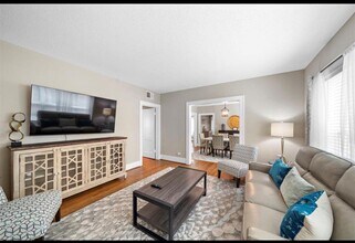 1629 Castle Ct in Houston, TX - Building Photo - Building Photo