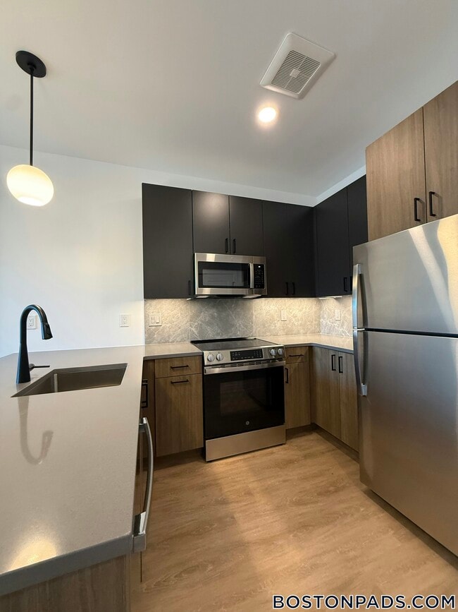 199 Gardner St in Boston, MA - Building Photo - Building Photo