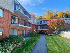 573 Broad St in Weymouth, MA - Building Photo - Building Photo