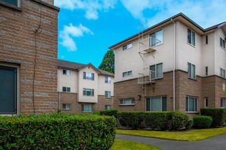 Westview Apartment Homes in Seattle, WA - Building Photo - Building Photo