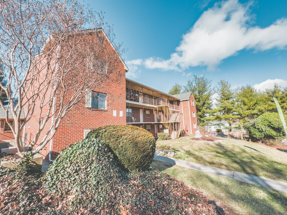 Stone Ridge Apartments in Roanoke, VA - Building Photo