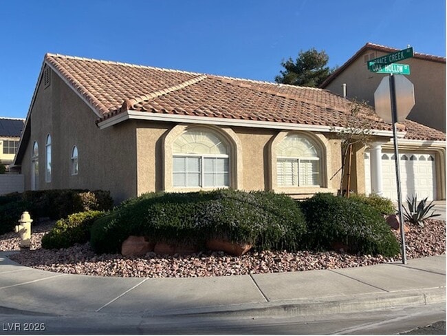 16 Oak Hollow Ct in Henderson, NV - Foto de edificio - Building Photo