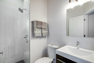 5407 S Harper Ave, Unit 3 in Chicago, IL - Building Photo - Building Photo