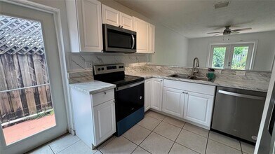 14332 SW 163rd St in Miami, FL - Building Photo - Building Photo