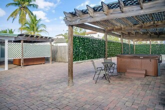 3450 S Olive Ave in West Palm Beach, FL - Foto de edificio - Building Photo