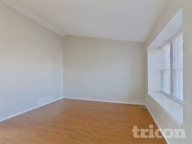 4290 S Halifax Way in Aurora, CO - Foto de edificio - Building Photo