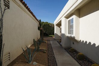 43917 Cll Las Brisas W in Palm Desert, CA - Building Photo - Building Photo