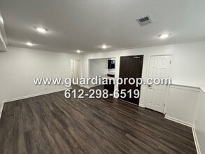 5900 3rd St NE in Minneapolis, MN - Building Photo - Building Photo