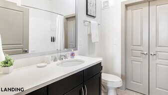 5005 Galleria Dr, Unit 2105 in Farmers Branch, TX - Building Photo