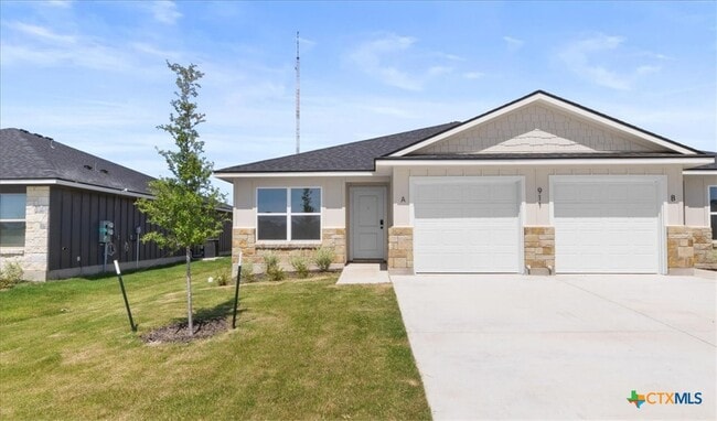 911 Sevenleaf Ln
