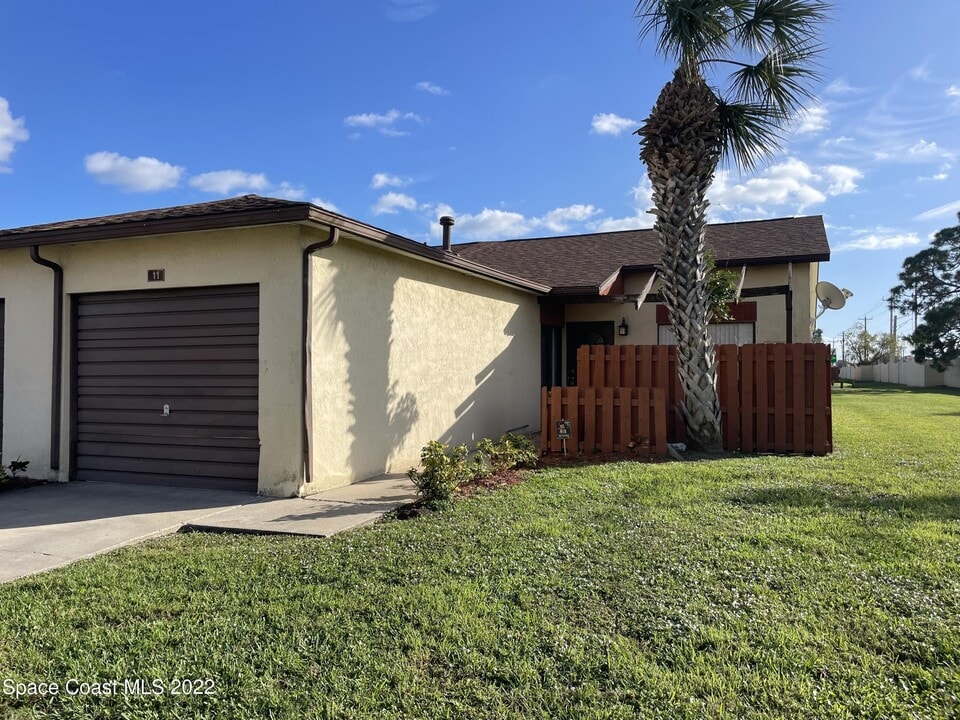 11 Bogart Pl in Merritt Island, FL - Building Photo