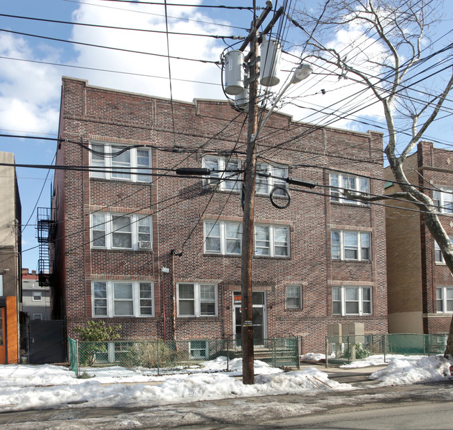 957 Madison Ave in Elizabeth, NJ - Building Photo - Building Photo